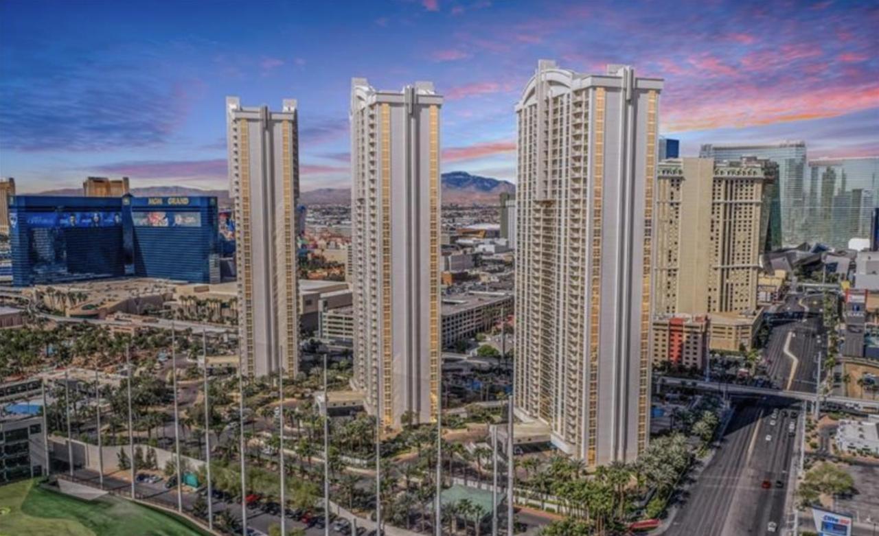 Balcony Full Strip View Suite Mgm Signature Free Valet Лас Вегас Екстериор снимка