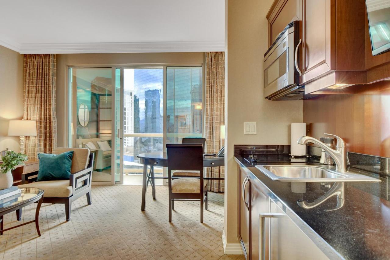 Balcony Full Strip View Suite Mgm Signature Free Valet Лас Вегас Екстериор снимка