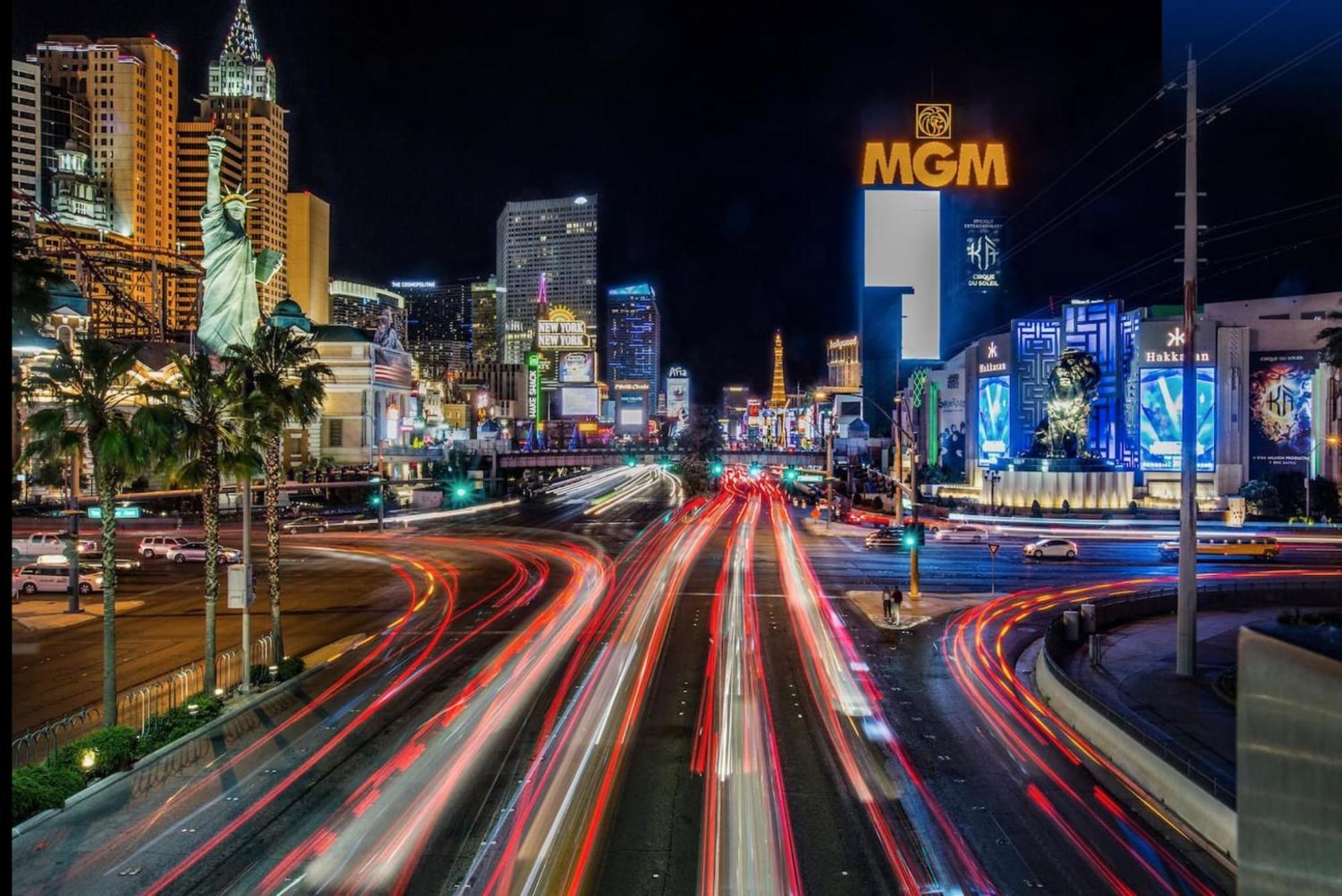 Balcony Full Strip View Suite Mgm Signature Free Valet Лас Вегас Екстериор снимка